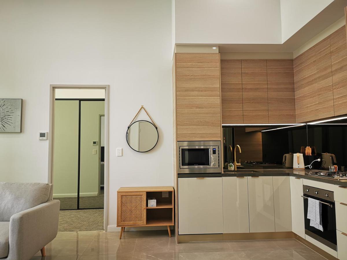 Surfers Paradise New Beachfront Apartments 골드코스트 외부 사진
