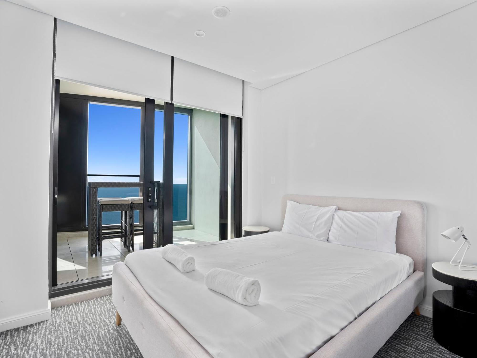 Surfers Paradise New Beachfront Apartments 골드코스트 외부 사진