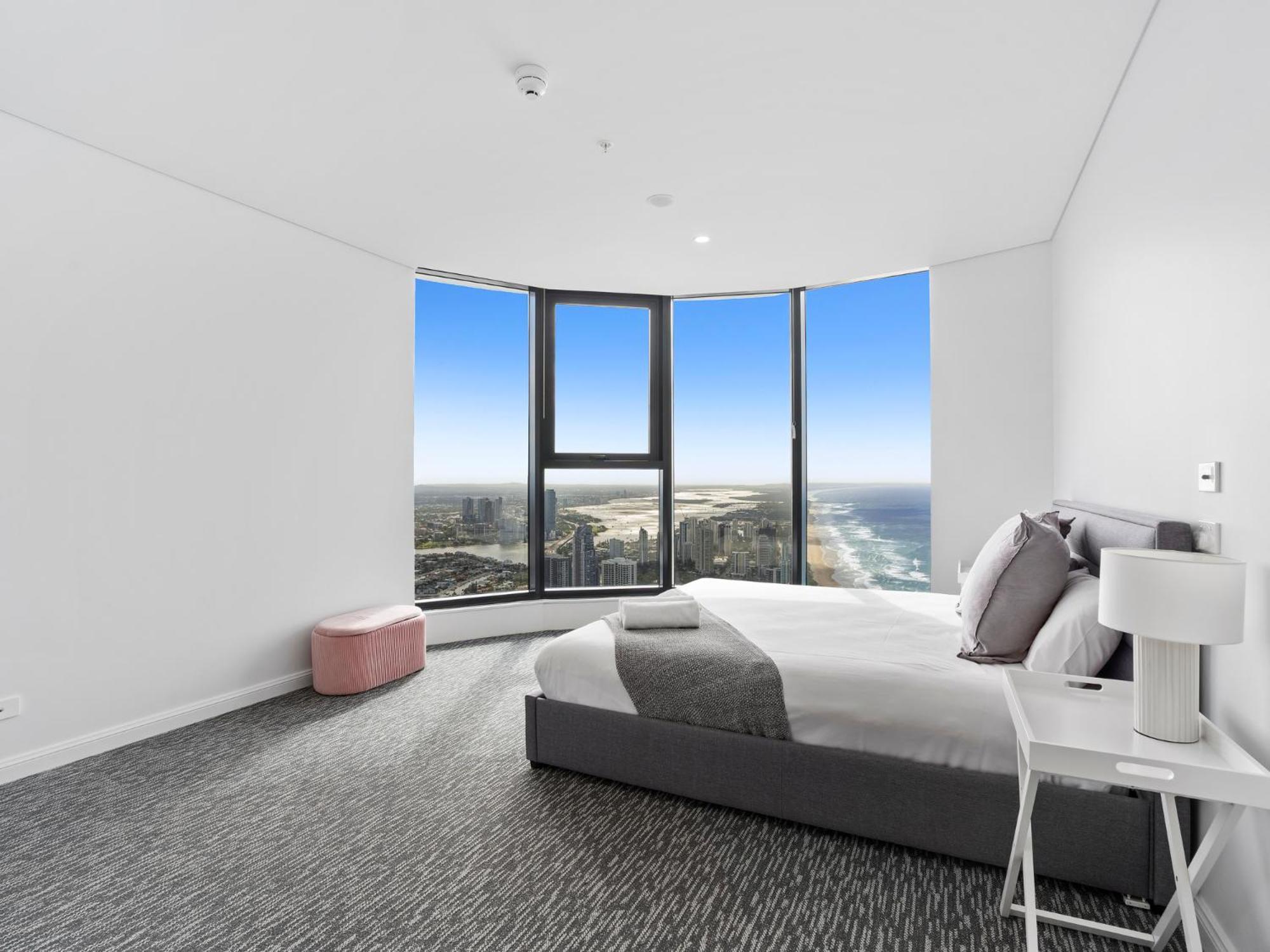 Surfers Paradise New Beachfront Apartments 골드코스트 외부 사진